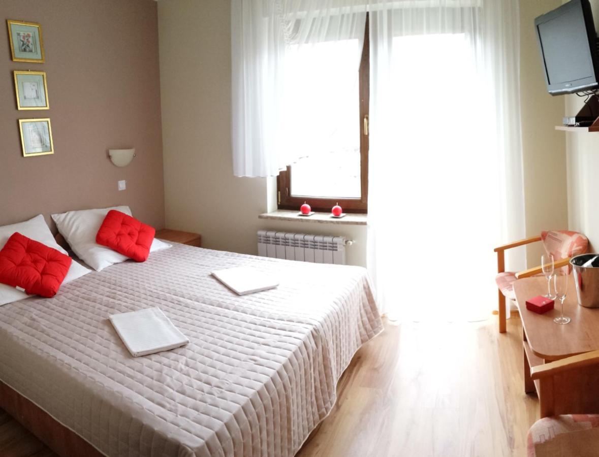 Pokoje Goscinne Jantar Lukecin Luaran gambar